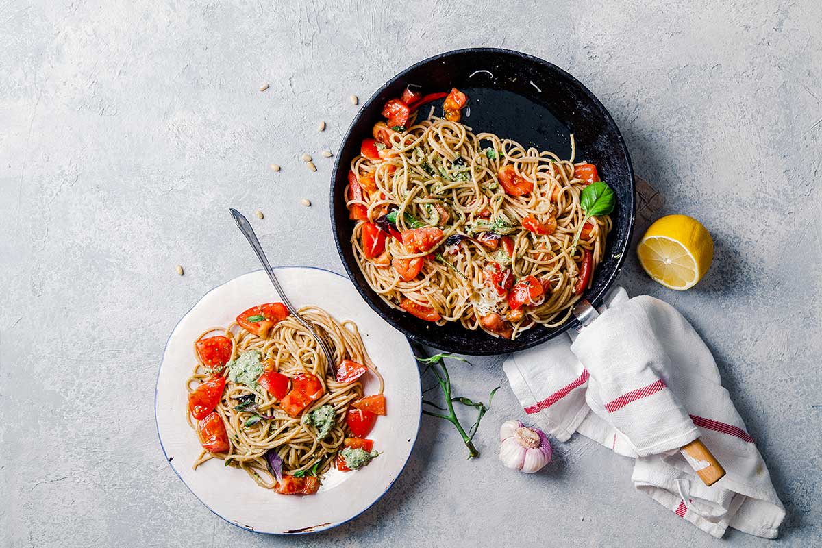 Pasta de chía con salsa de coliflor