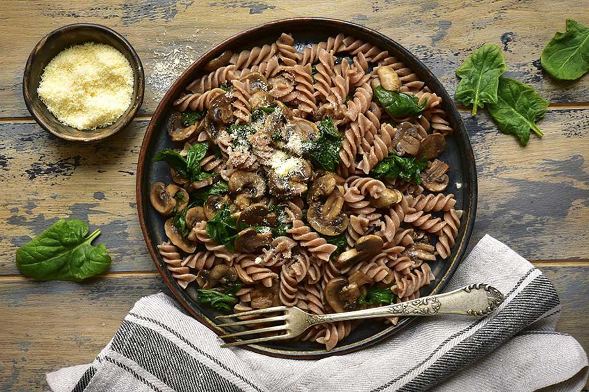 Pasta SOW con espinacas y champiñones